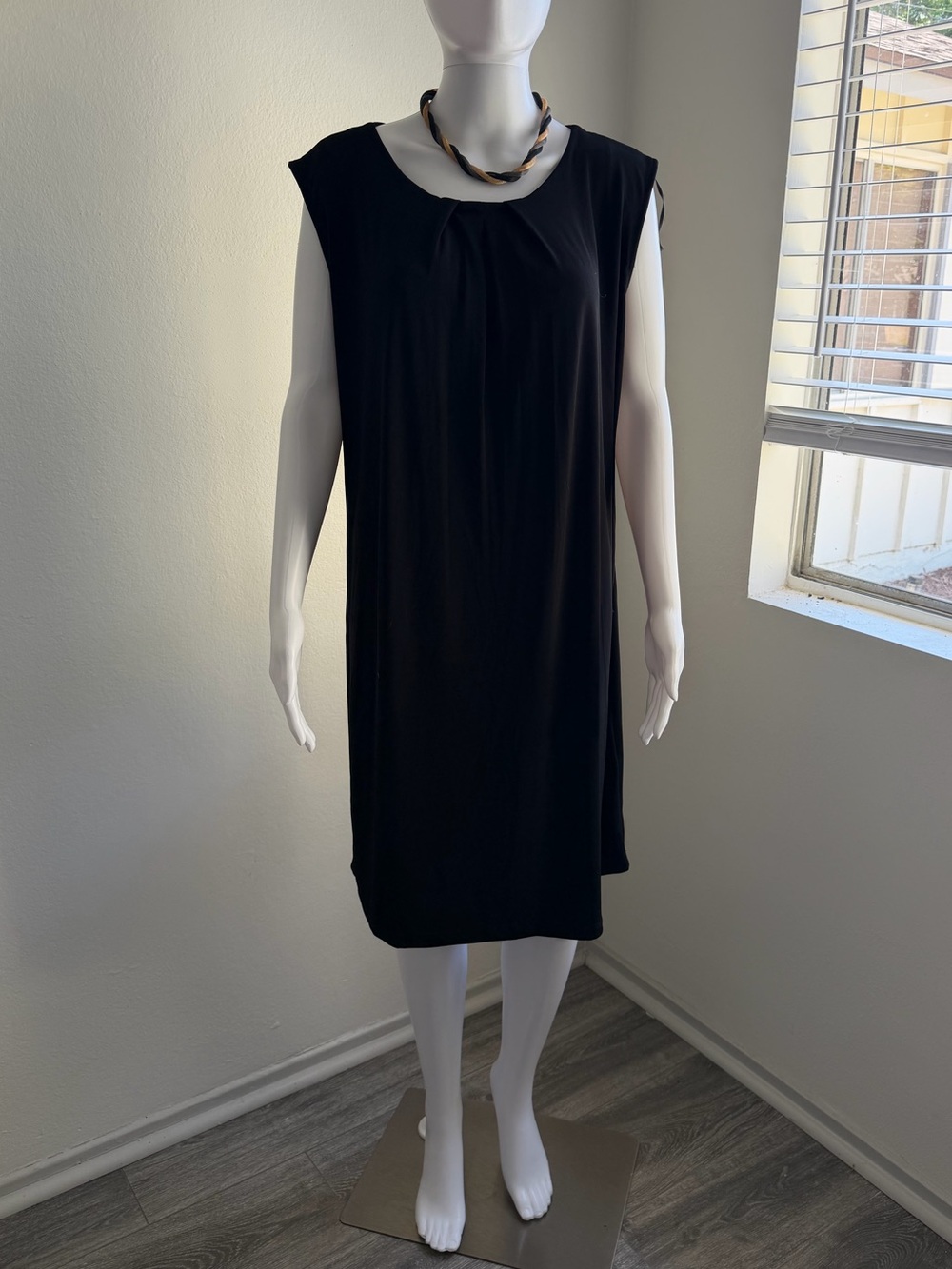 Tahari Black Sleeveless Midi Shift Dress